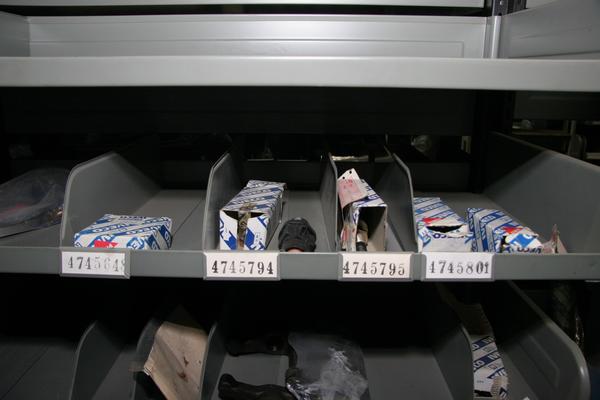 1#3881 Stock di ricambi e accessori per auto e per  veicoli industriali in vendita - foto 98