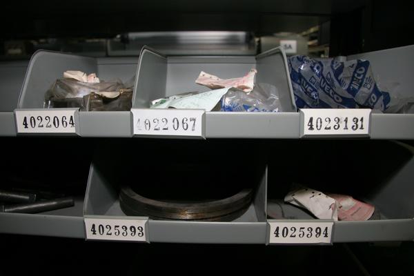 1#3881 Stock di ricambi e accessori per auto e per  veicoli industriali in vendita - foto 118