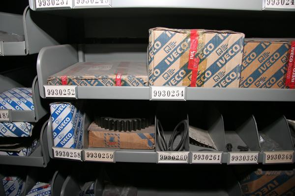 1#3881 Stock di ricambi e accessori per auto e per  veicoli industriali in vendita - foto 123