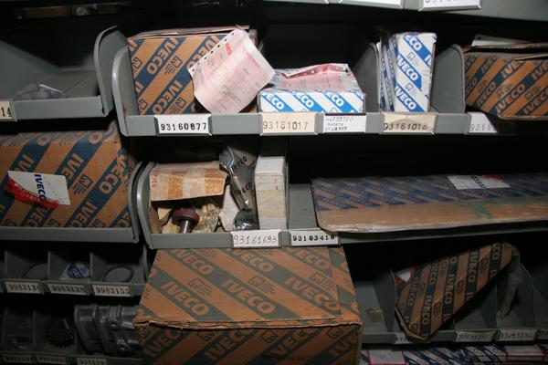 1#3881 Stock di ricambi e accessori per auto e per  veicoli industriali in vendita - foto 128