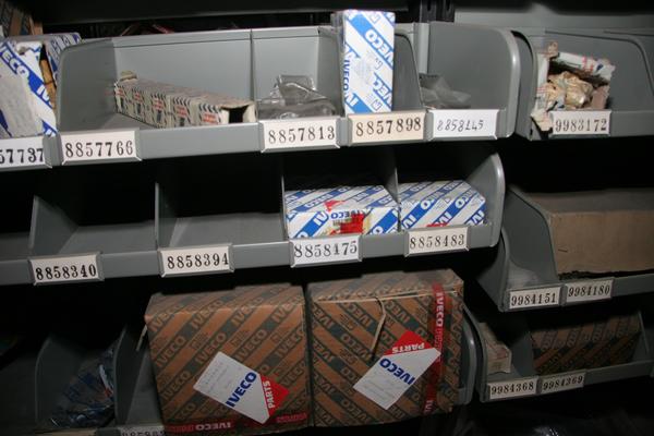 1#3881 Stock di ricambi e accessori per auto e per  veicoli industriali in vendita - foto 137