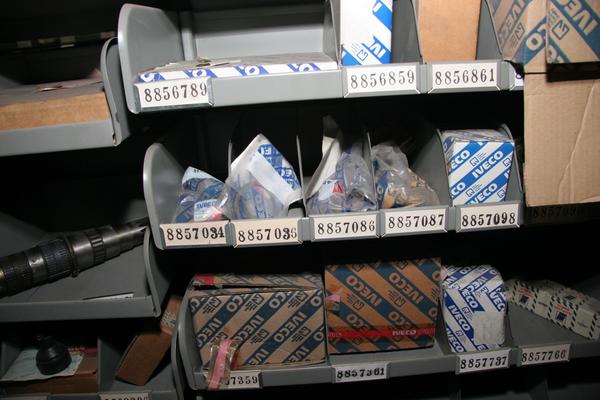 1#3881 Stock di ricambi e accessori per auto e per  veicoli industriali in vendita - foto 139