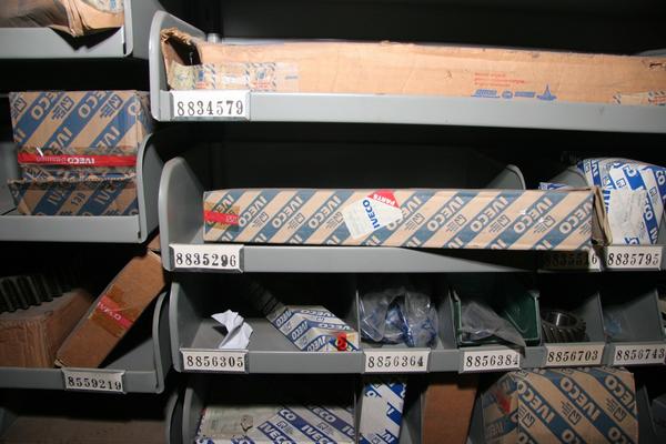 1#3881 Stock di ricambi e accessori per auto e per  veicoli industriali in vendita - foto 140