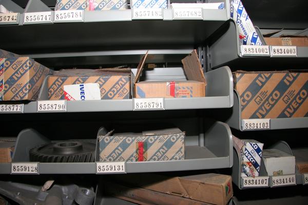 1#3881 Stock di ricambi e accessori per auto e per  veicoli industriali in vendita - foto 151