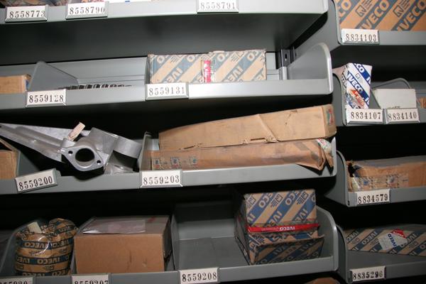 1#3881 Stock di ricambi e accessori per auto e per  veicoli industriali in vendita - foto 152