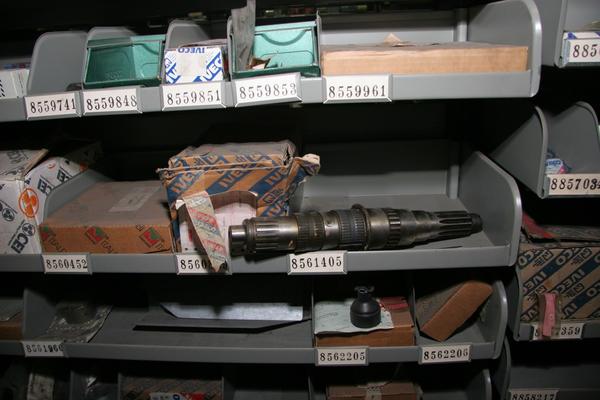 1#3881 Stock di ricambi e accessori per auto e per  veicoli industriali in vendita - foto 156