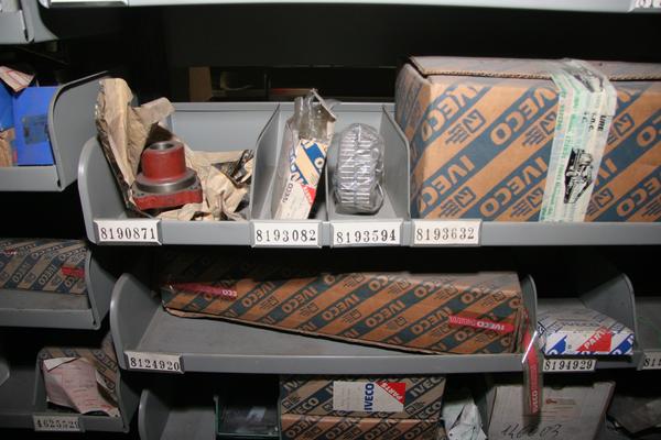 1#3881 Stock di ricambi e accessori per auto e per  veicoli industriali in vendita - foto 162