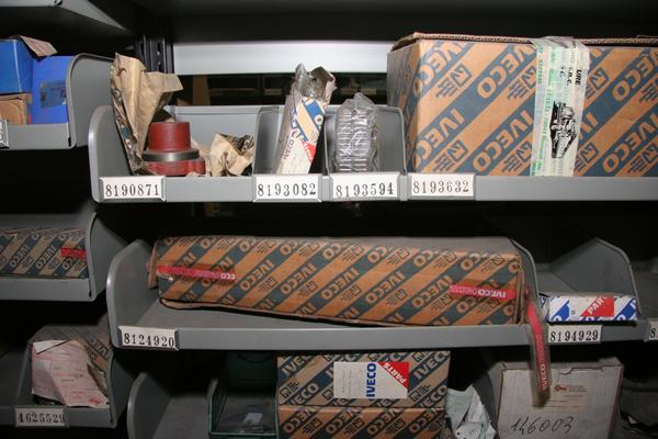 1#3881 Stock di ricambi e accessori per auto e per  veicoli industriali in vendita - foto 163