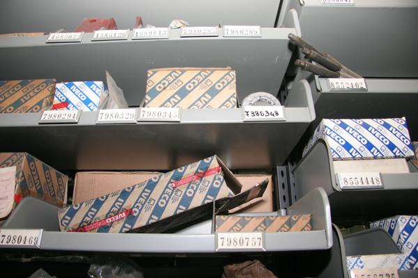 1#3881 Stock di ricambi e accessori per auto e per  veicoli industriali in vendita - foto 171