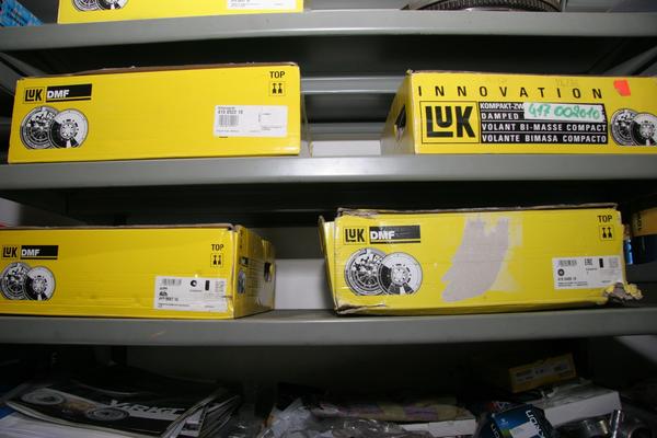 1#3881 Stock di ricambi e accessori per auto e per  veicoli industriali in vendita - foto 188