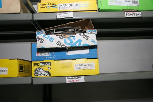 1#3881 Stock di ricambi e accessori per auto e per  veicoli industriali in vendita - foto 194