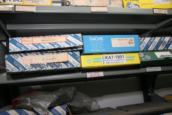 1#3881 Stock di ricambi e accessori per auto e per  veicoli industriali in vendita - foto 196