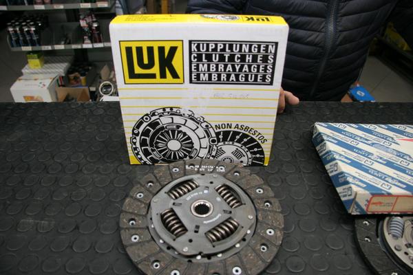 1#3881 Stock di ricambi e accessori per auto e per  veicoli industriali in vendita - foto 198