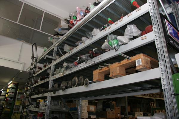 1#3881 Stock di ricambi e accessori per auto e per  veicoli industriali in vendita - foto 215