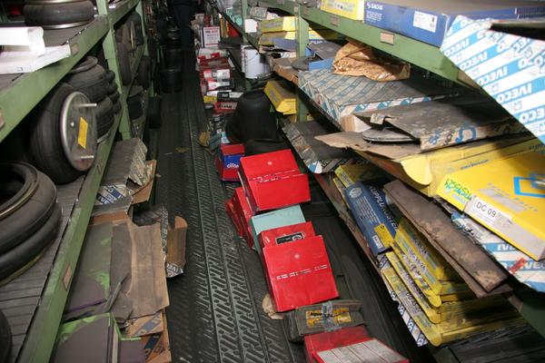 1#3881 Stock di ricambi e accessori per auto e per  veicoli industriali in vendita - foto 238