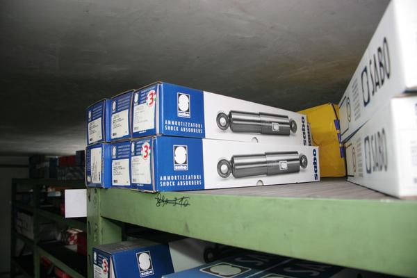 1#3881 Stock di ricambi e accessori per auto e per  veicoli industriali in vendita - foto 243