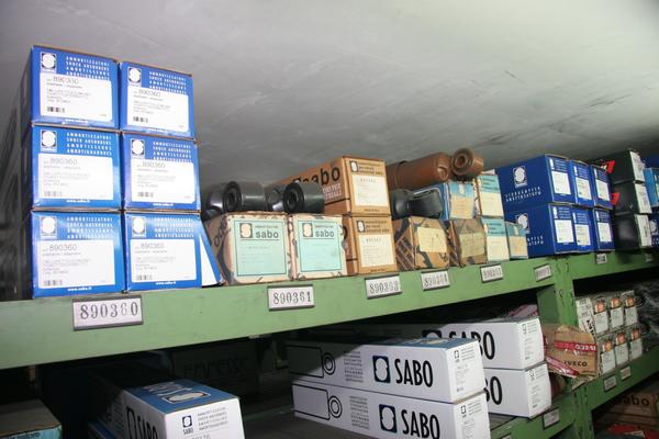 1#3881 Stock di ricambi e accessori per auto e per  veicoli industriali in vendita - foto 249