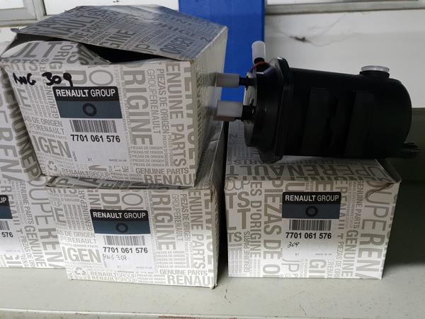 2#3881 Ricambi auto Bosch Renault Mercedes e varie in vendita - foto 1