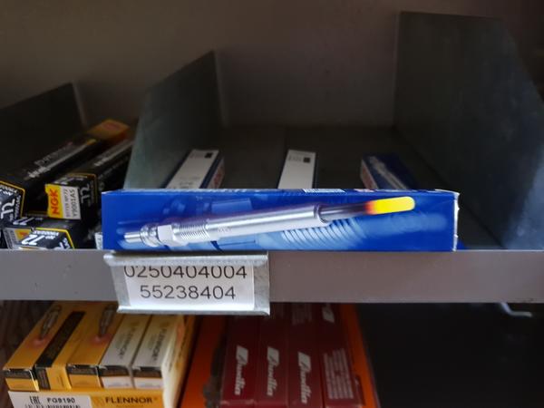 2#3881 Ricambi auto Bosch Renault Mercedes e varie in vendita - foto 4