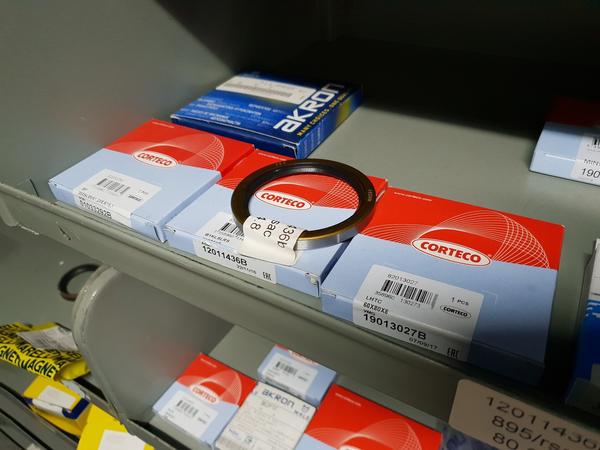 2#3881 Ricambi auto Bosch Renault Mercedes e varie in vendita - foto 15