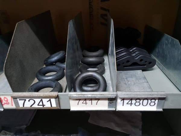 2#3881 Ricambi auto Bosch Renault Mercedes e varie in vendita - foto 21