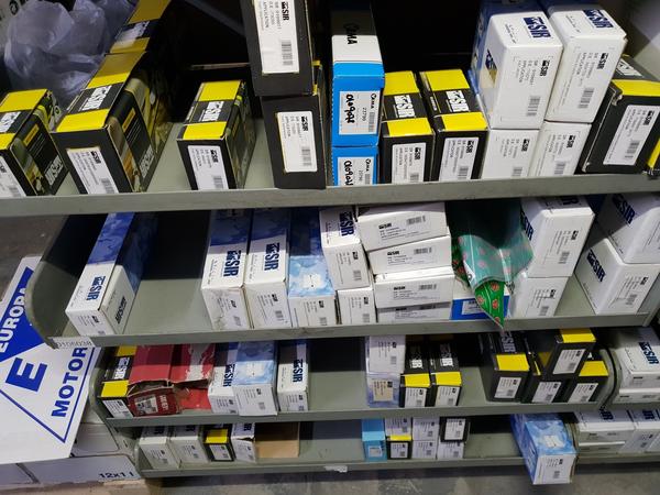 2#3881 Ricambi auto Bosch Renault Mercedes e varie in vendita - foto 29