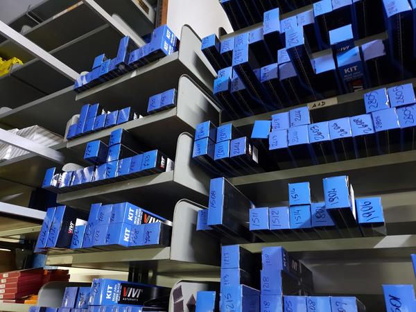 2#3881 Ricambi auto Bosch Renault Mercedes e varie in vendita - foto 42