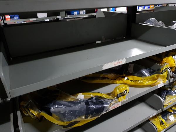 2#3881 Ricambi auto Bosch Renault Mercedes e varie in vendita - foto 55