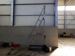 Stairway and metal carport - Lote 6 (Subasta 3883)