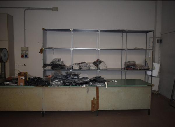 1#3884 Abbigliamento e macchine da cucire Rimoldi in vendita - foto 2