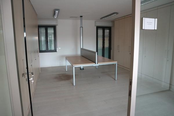 2#3888 Arredi per ufficio in vendita - foto 1