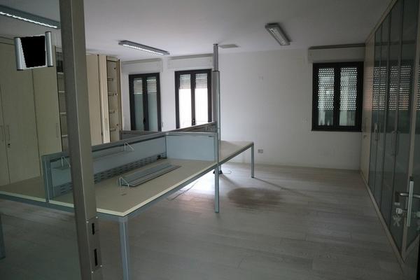 2#3888 Arredi per ufficio in vendita - foto 37