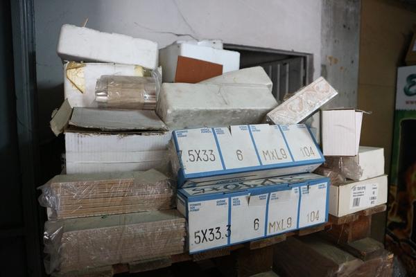 117#3894 Scaffalature e rimanenze materiale edile in vendita - foto 46