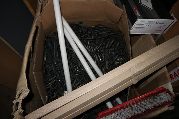 117#3894 Scaffalature e rimanenze materiale edile in vendita - foto 56