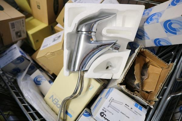117#3894 Scaffalature e rimanenze materiale edile in vendita - foto 119