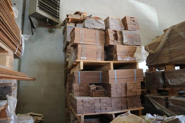 157#3894 Scaffalatura leggera e rimanenze materiale edile in vendita - foto 1