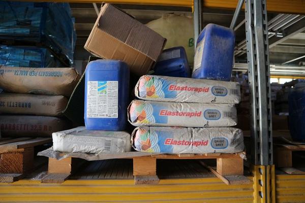 167#3894 Scaffalatura leggera e rimanenze materiale edile in vendita - foto 7