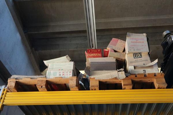 167#3894 Scaffalatura leggera e rimanenze materiale edile in vendita - foto 12