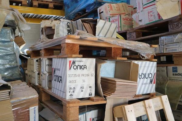 167#3894 Scaffalatura leggera e rimanenze materiale edile in vendita - foto 15