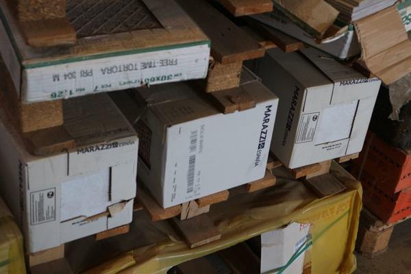 167#3894 Scaffalatura leggera e rimanenze materiale edile in vendita - foto 21
