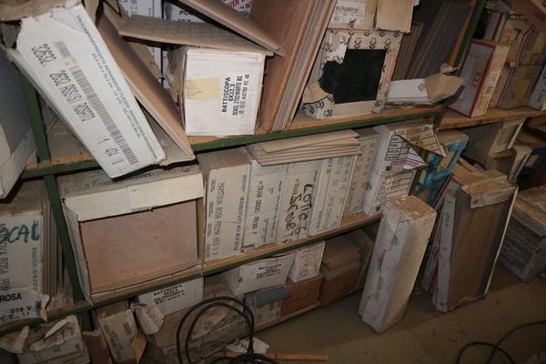 167#3894 Scaffalatura leggera e rimanenze materiale edile in vendita - foto 38