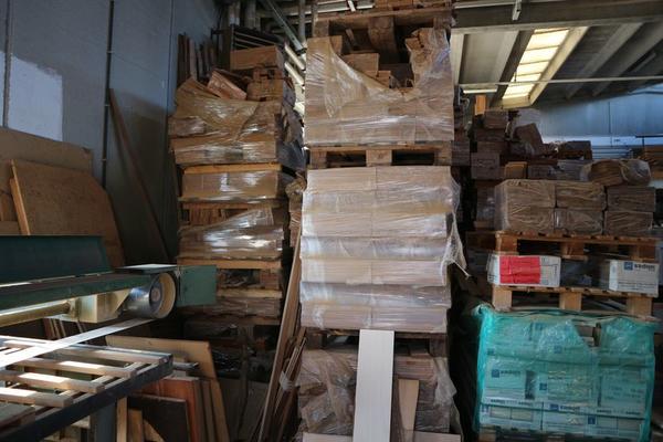 167#3894 Scaffalatura leggera e rimanenze materiale edile in vendita - foto 48