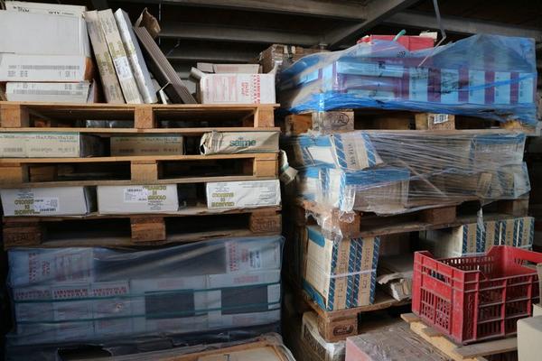 167#3894 Scaffalatura leggera e rimanenze materiale edile in vendita - foto 96