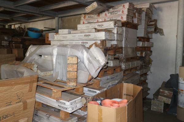 167#3894 Scaffalatura leggera e rimanenze materiale edile in vendita - foto 99