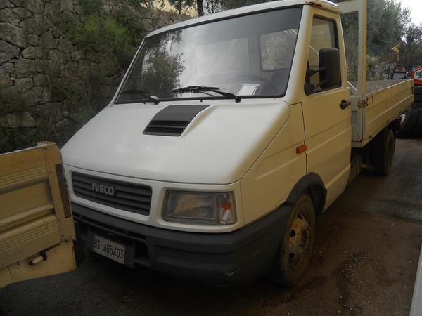 27#3897 Autocarro Iveco in vendita - foto 2