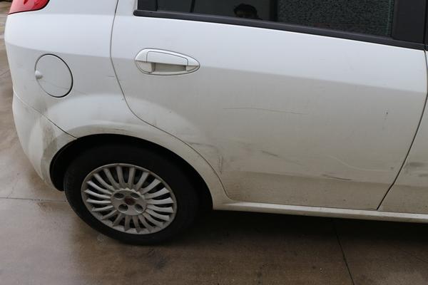 115#3906 Autocarro Fiat Punto in vendita - foto 4