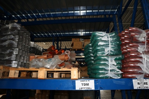 200#3906 Magazzino di materie prime in vendita - foto 3