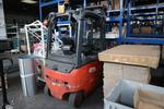 Image 2 - Linde forklift - Lot 79 (Auction 3906)