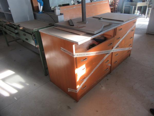 1#3913 Banchi da lavoro ed elementi per pavimentazione in vendita - foto 8