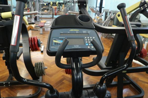 3#3914 Cross Trainer Life Fitness in vendita - foto 8
